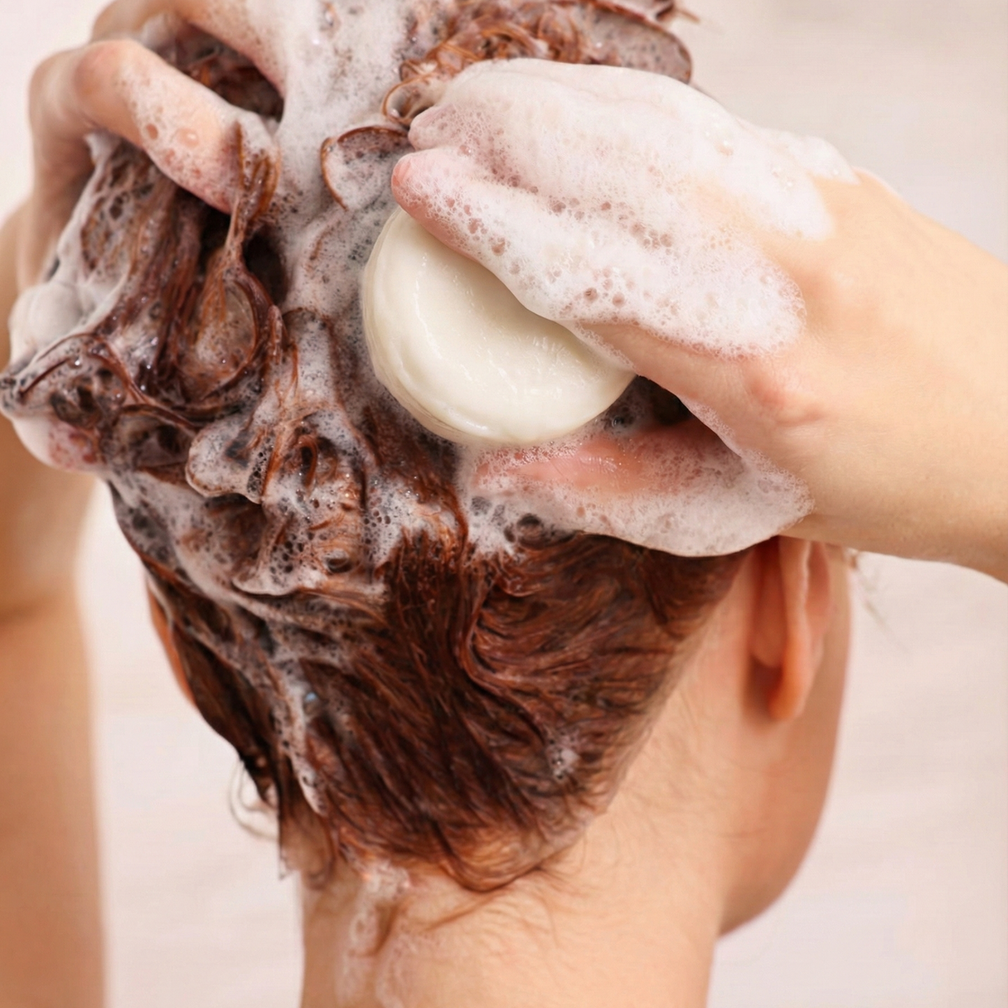 Hyaluronic Katı Şampuan (Mat, Kuru, İşlem Görmüş Saçlar) 95 gr